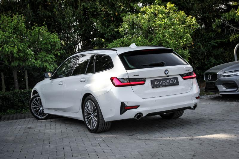 BMW - 330 - pic7