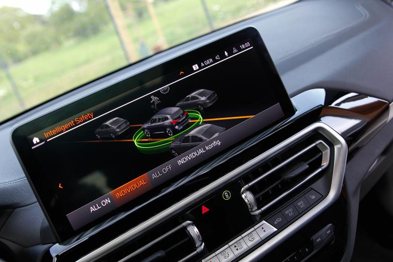 BMW - IX3 - pic34