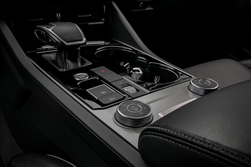 Volkswagen - Touareg - pic49