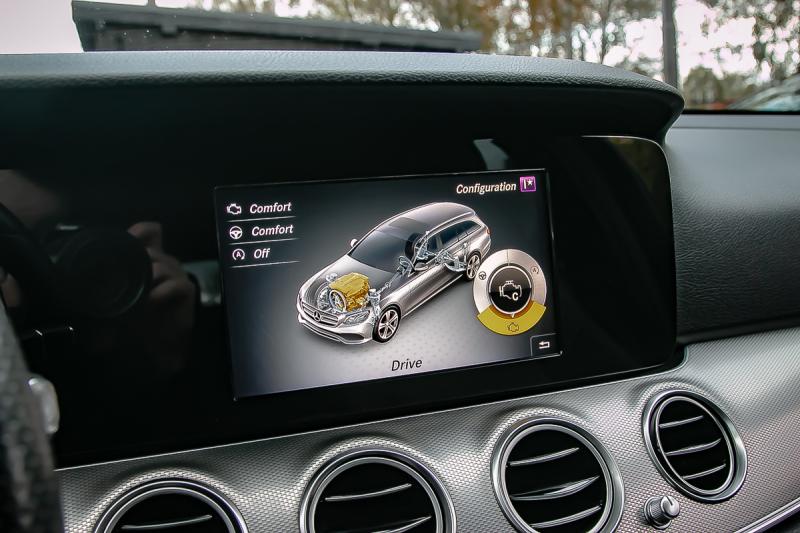 Mercedes - E200 - pic38