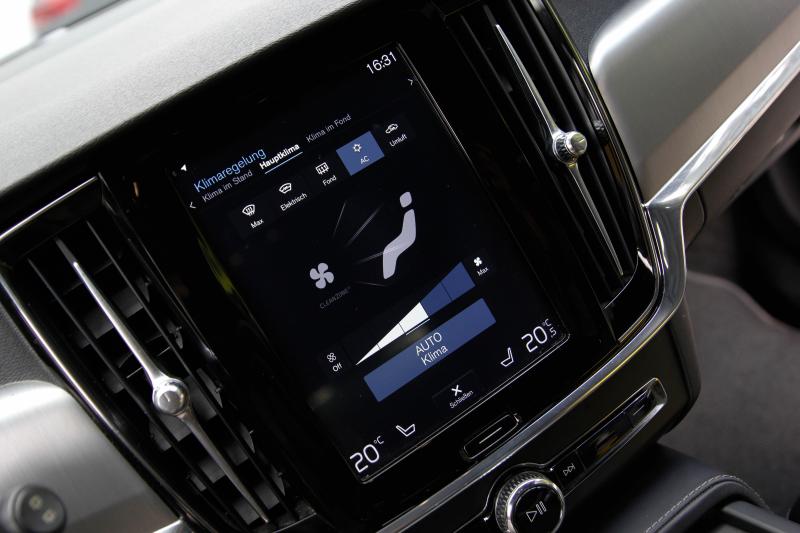 Volvo - V90 Cross Country - pic19
