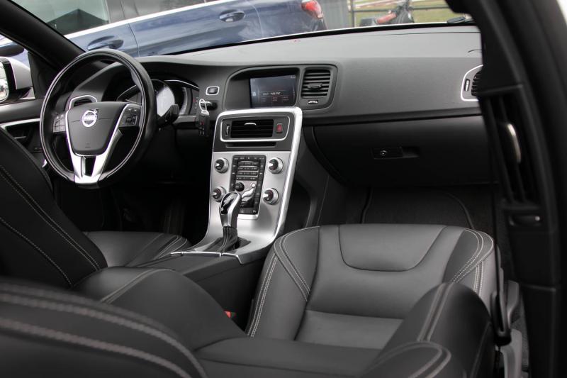 Volvo - S60 - pic36