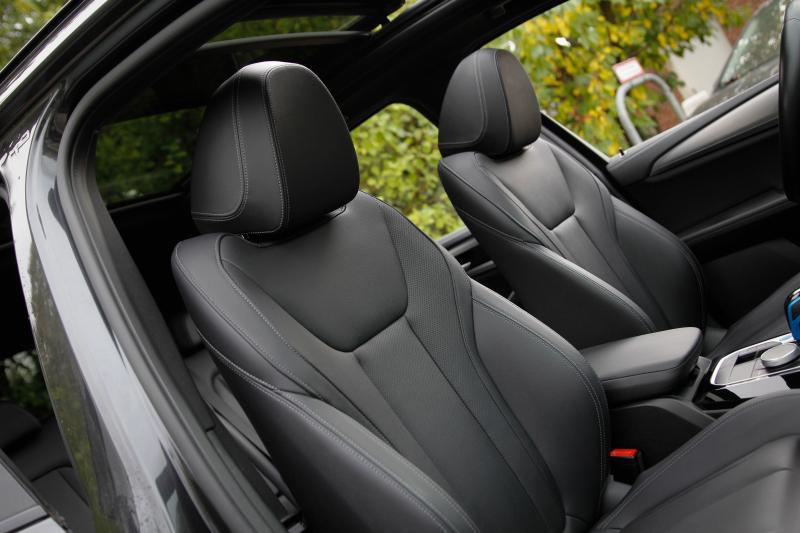 BMW - IX3 - pic12