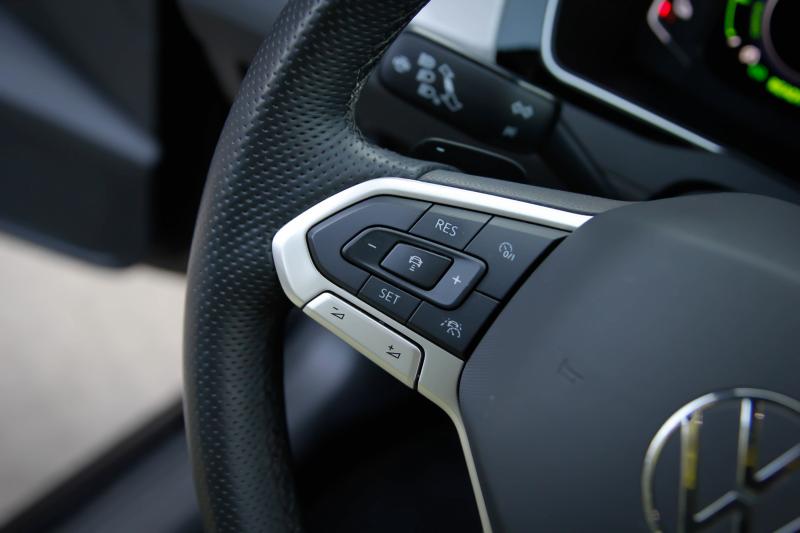 Volkswagen - Passat - pic24