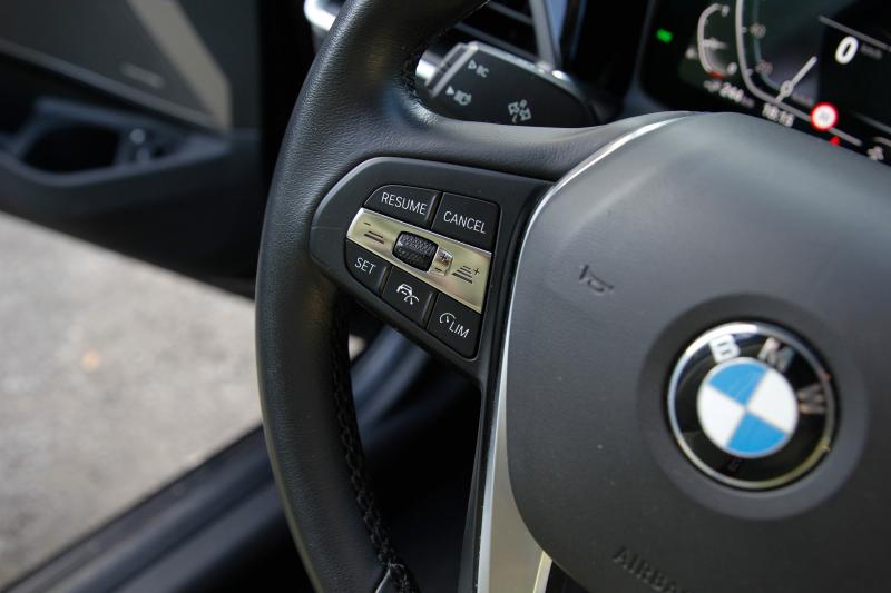 BMW - 330e - pic25