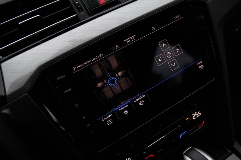 Volkswagen - Passat - pic34