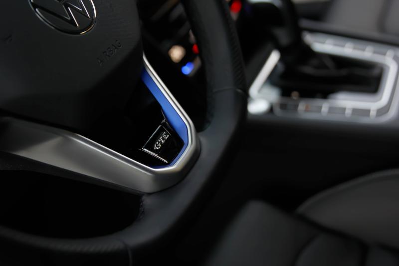 Volkswagen - Passat - pic19