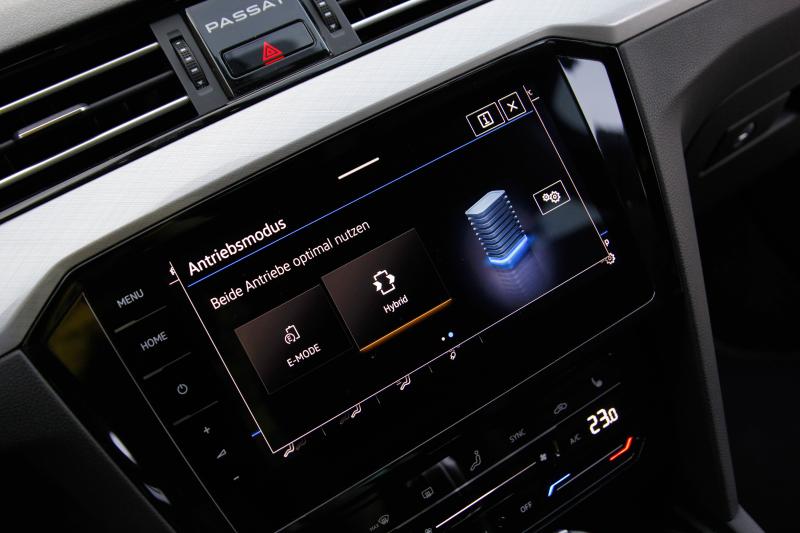 Volkswagen - Passat - pic41