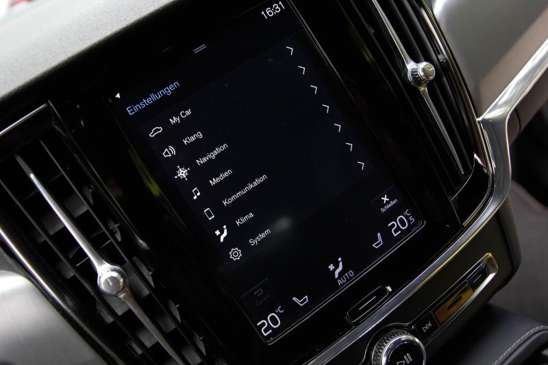 Volvo - V90 Cross Country - pic24