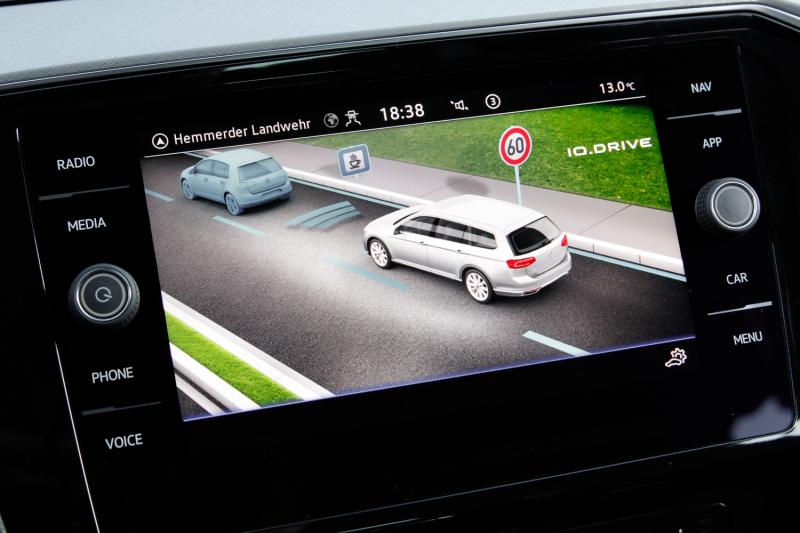 Volkswagen - Passat - pic15