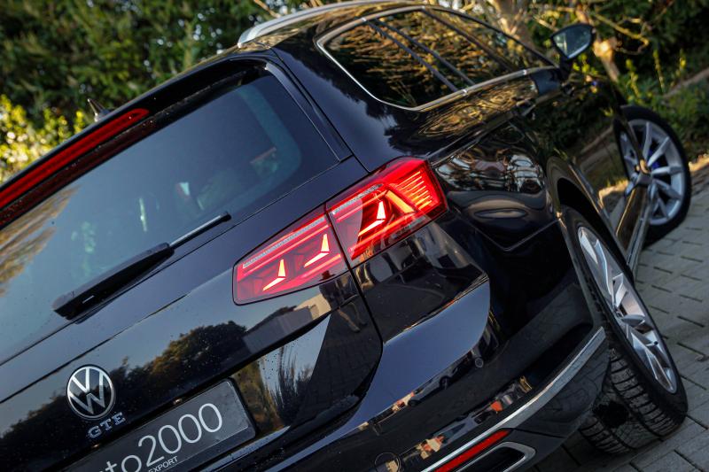 Volkswagen - Passat - pic5