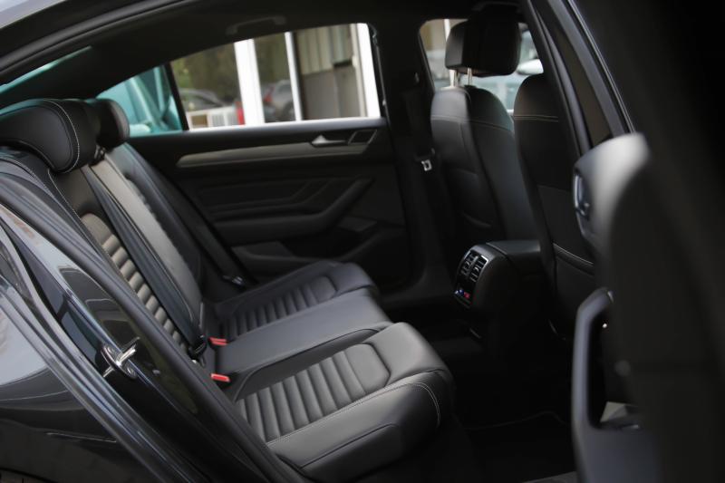 Volkswagen - Passat - pic14