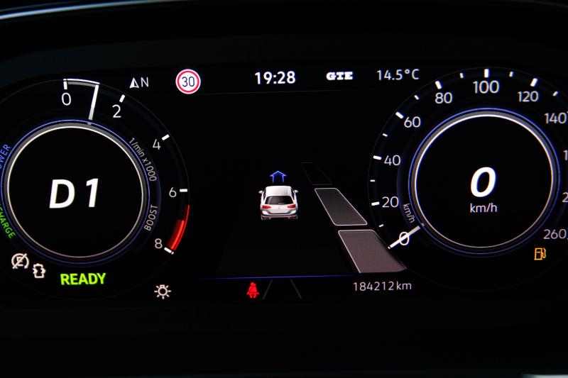 Volkswagen - Passat - pic29