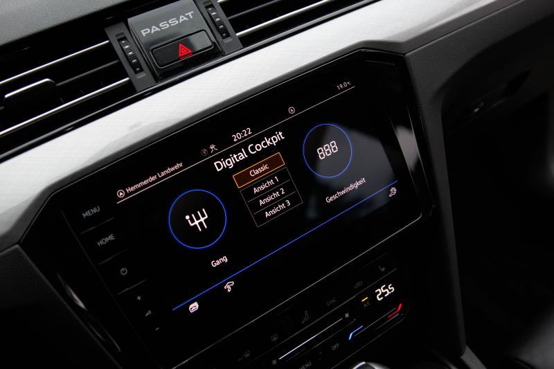 Volkswagen - Passat - pic39