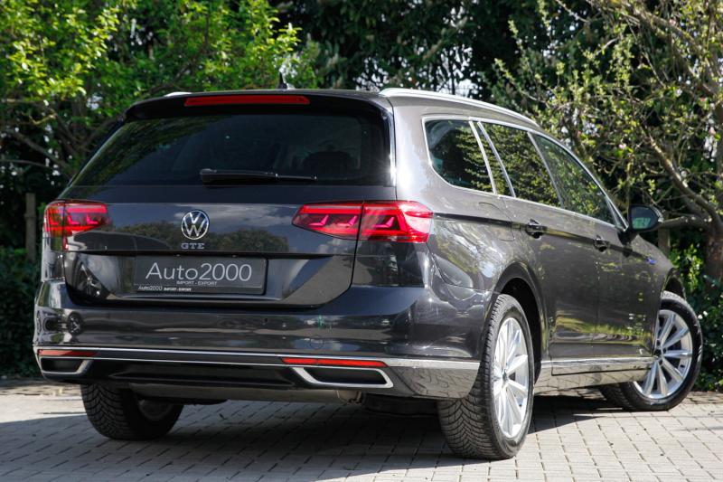 Volkswagen - Passat - pic3