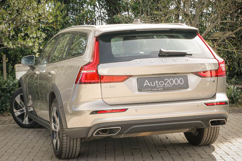 Volvo - V60 CROSS COUNTRY - pic6