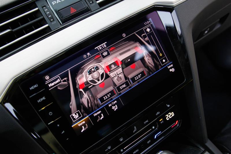 Volkswagen - Passat - pic23