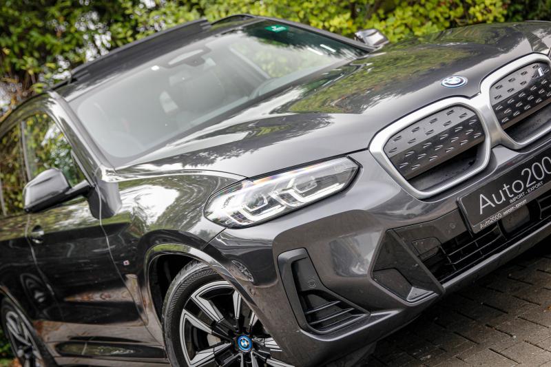 BMW - IX3 - pic4