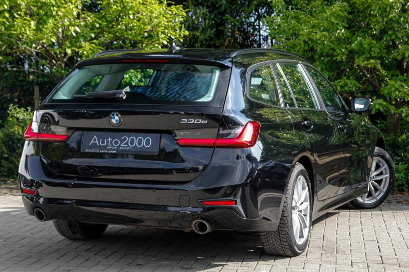 BMW - 330e - pic7
