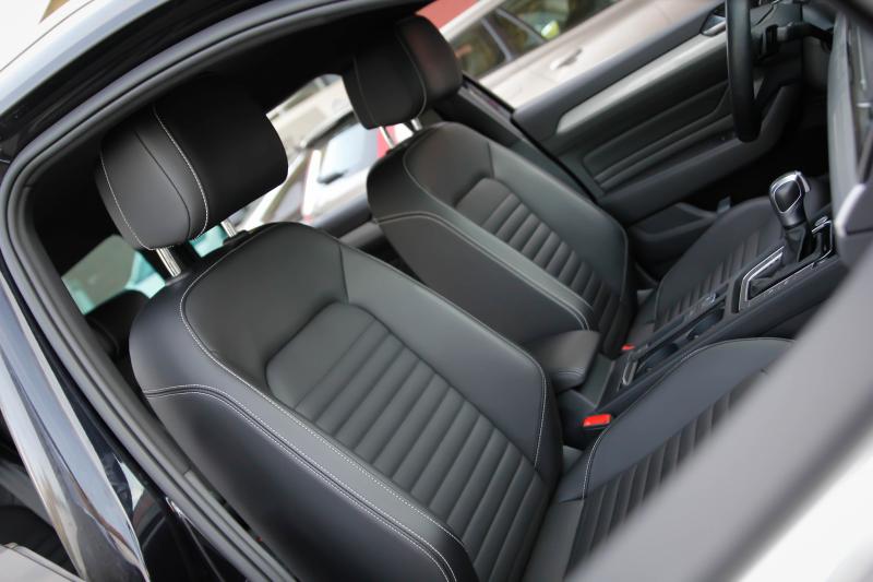 Volkswagen - Passat - pic14