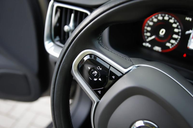 Volvo - V60 CROSS COUNTRY - pic25