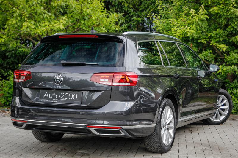 Volkswagen - Passat - pic6