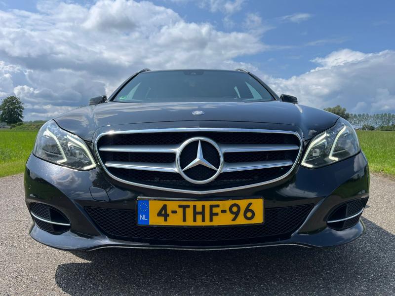 Mercedes - E200 - pic5