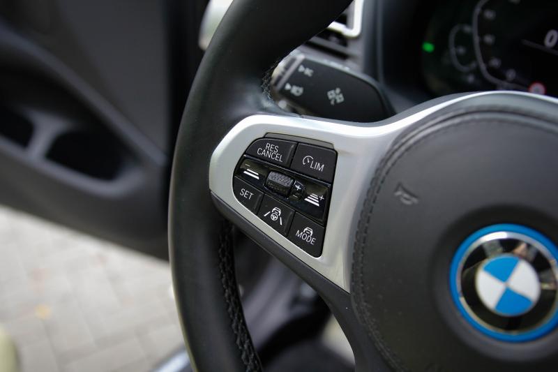 BMW - IX3 - pic37