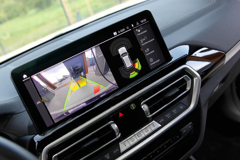 BMW - IX3 - pic40
