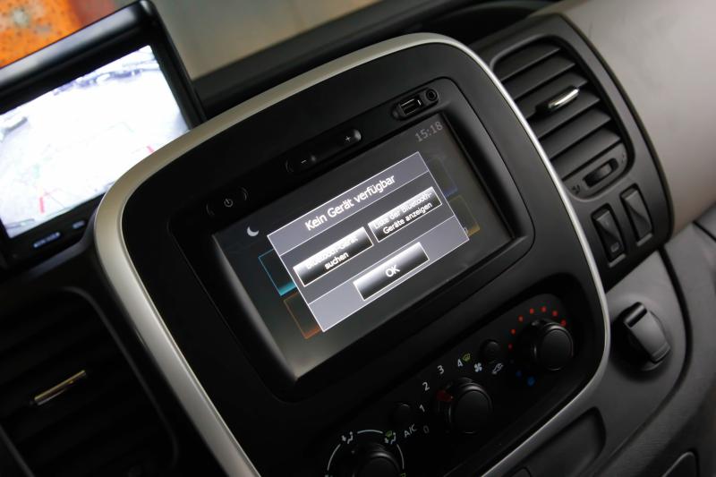 Renault - Trafic - pic17