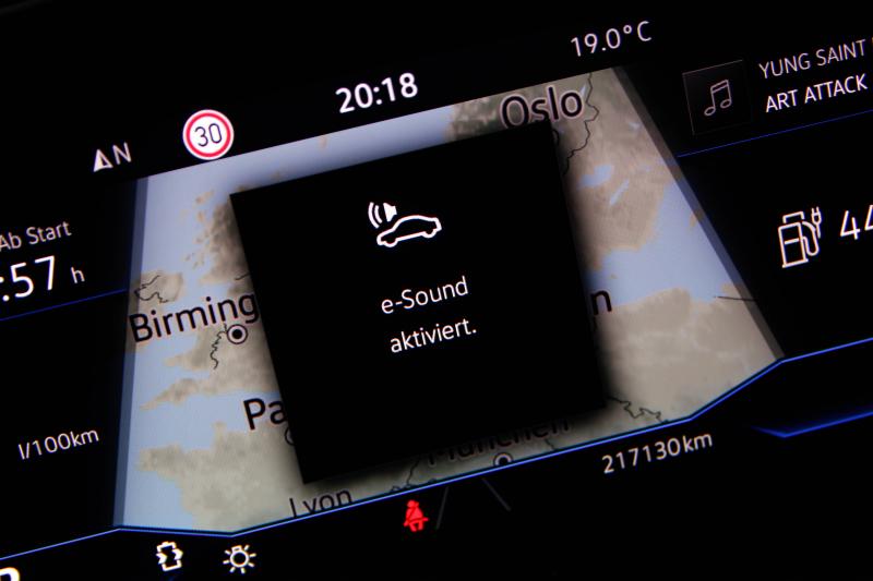 Volkswagen - Passat - pic18