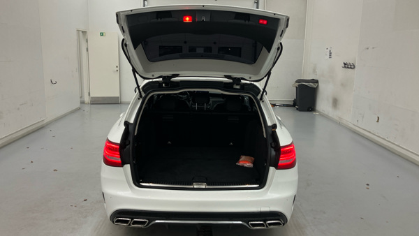 Mercedes - C220 - pic12