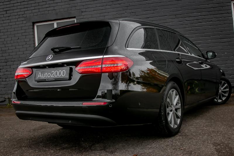 Mercedes - E200 - pic7