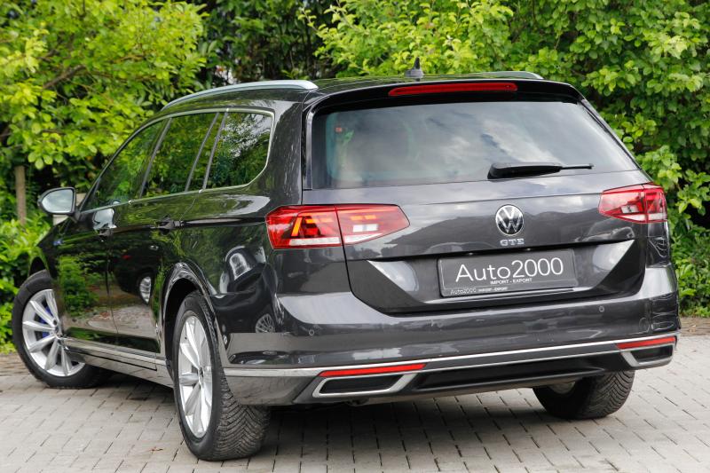 Volkswagen - Passat - pic4