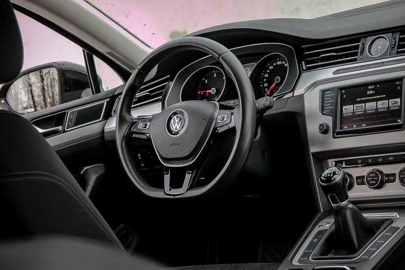 Volkswagen - Passat - pic11
