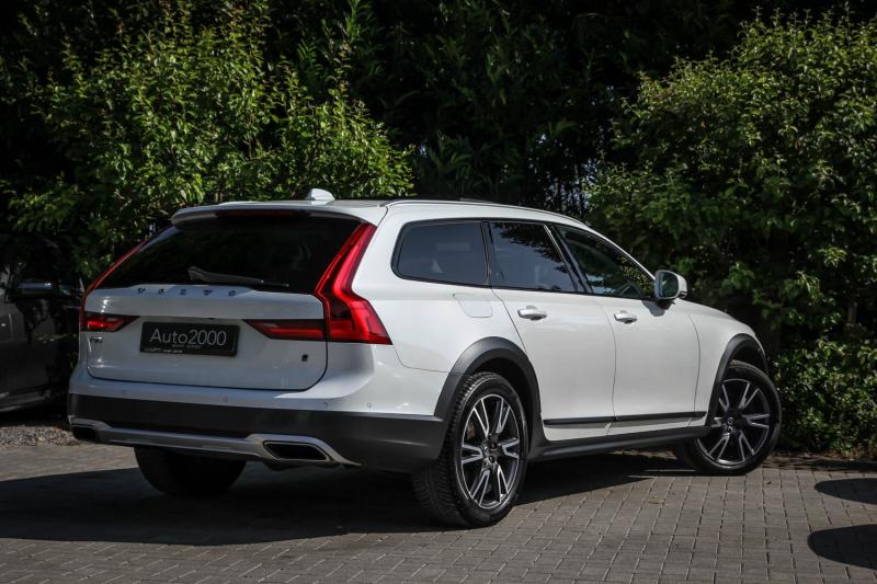 Volvo - V90 Cross Country - pic4