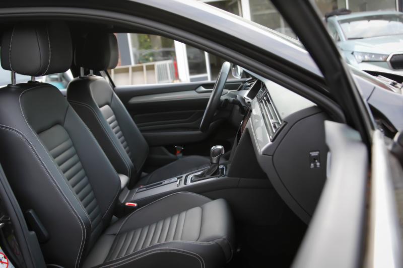 Volkswagen - Passat - pic17