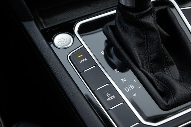 Volkswagen - Passat - pic25