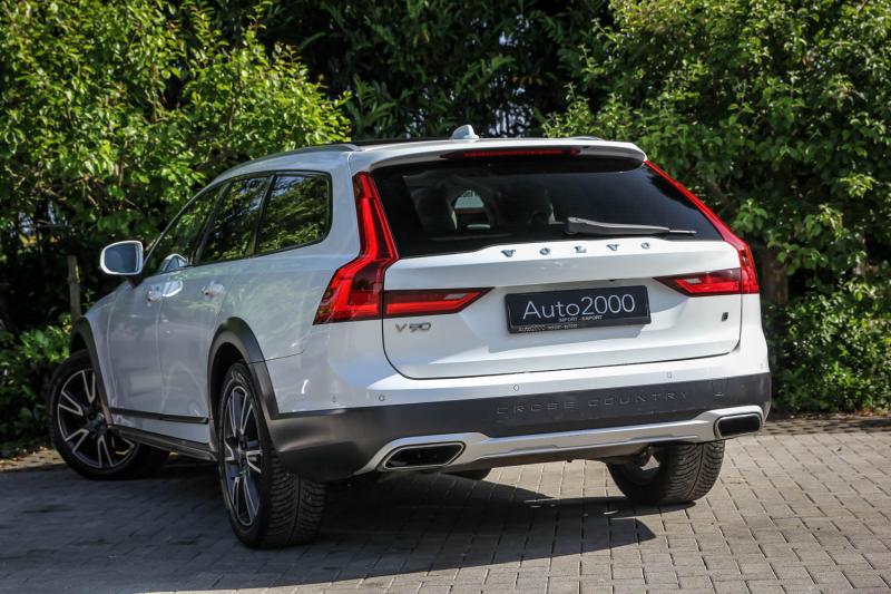 Volvo - V90 Cross Country - pic6