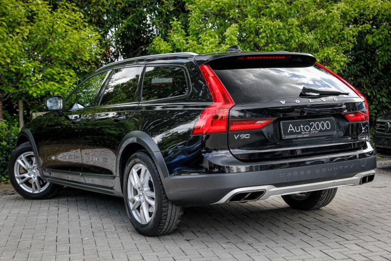 Volvo - V90 Cross Country - pic8