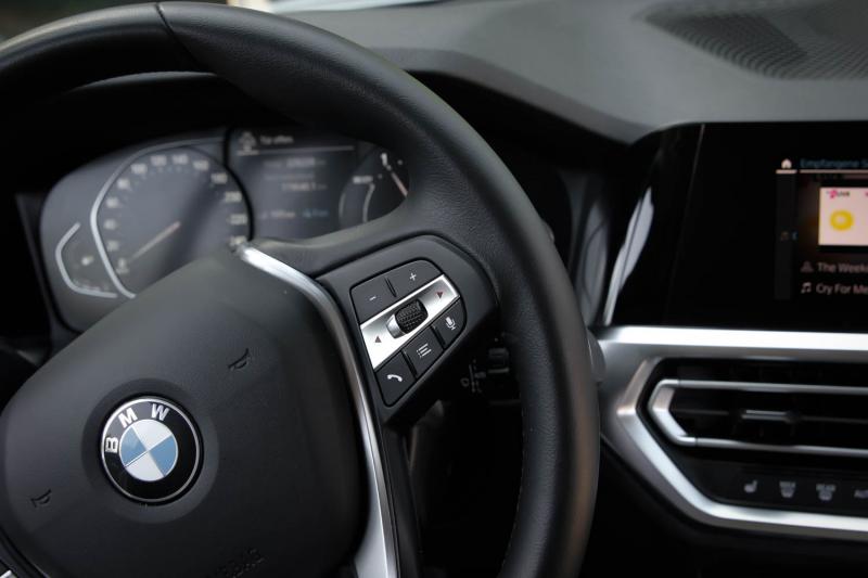 BMW - 330 - pic38