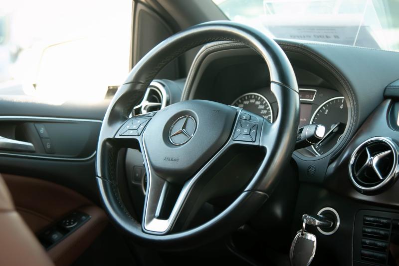 Mercedes - B180 - pic21