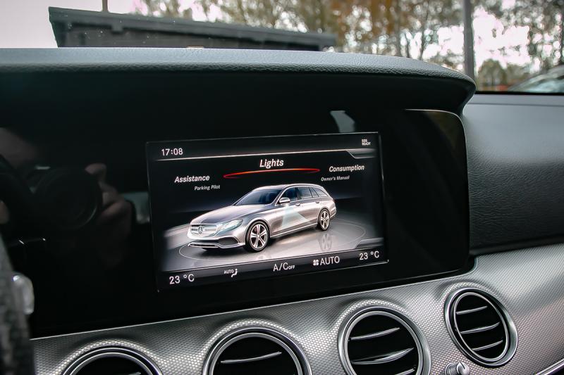 Mercedes - E200 - pic30