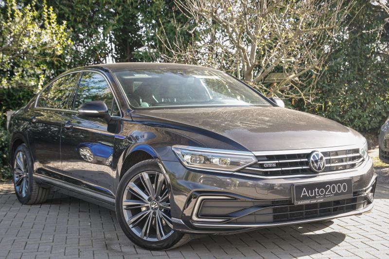 Volkswagen - Passat - pic2