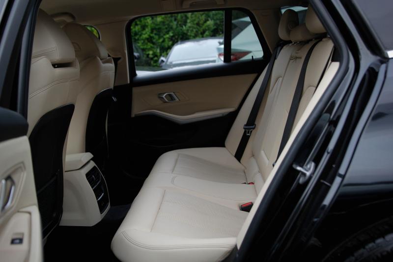 BMW - 320 - pic19