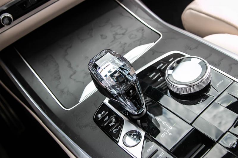 BMW - X7 - pic32