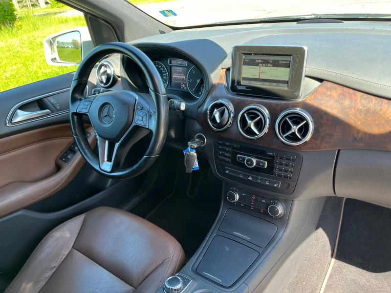 Mercedes - B180 - pic11