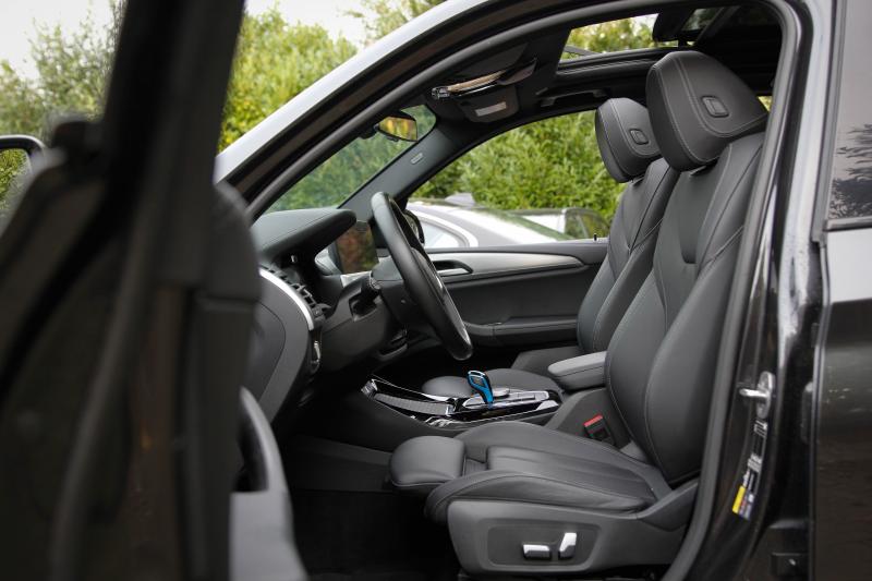 BMW - IX3 - pic17