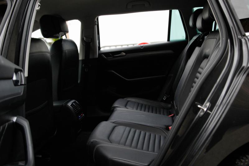 Volkswagen - Passat - pic14