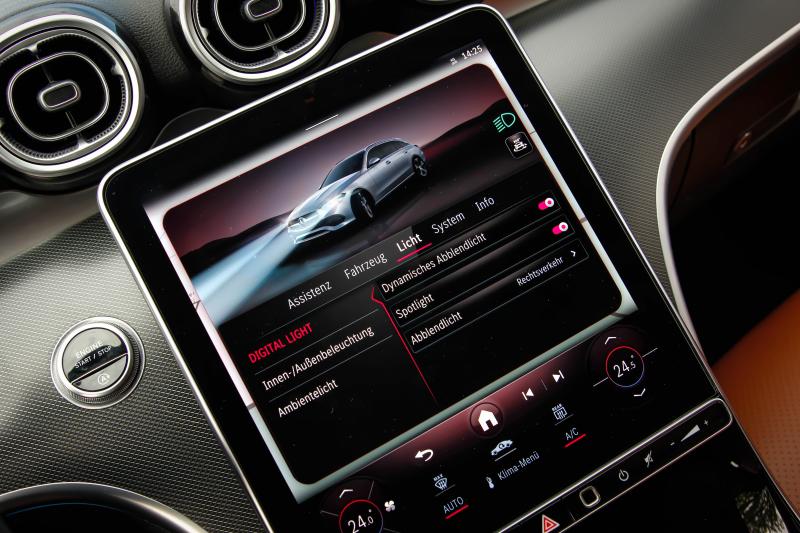 Mercedes - C200 - pic30